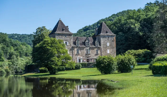 Camping - Argentat - Limousin - Château du Gibanel
