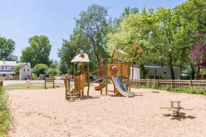 Camping - Varennes-sur-Loire - Pays de Loire - Domaine de la Brèche