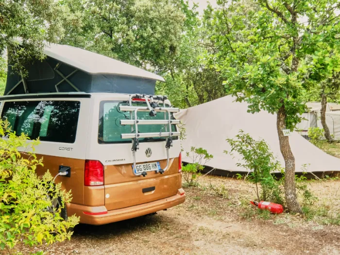 Camping - Saint-Saturnin-lès-Apt - Provence-Alpes-Côte d'Azur - Domaine des Chênes Blancs