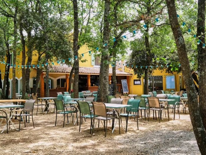 Camping - Saint-Saturnin-lès-Apt - Provence-Alpes-Côte d'Azur - Domaine des Chênes Blancs