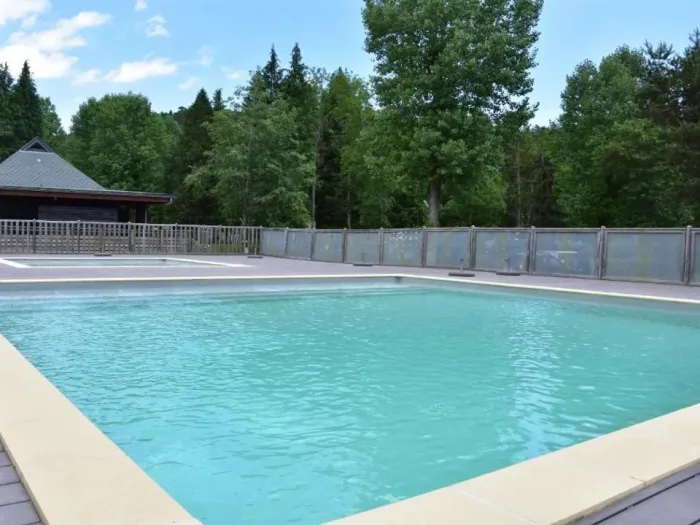 Camping - Murol - Auvergne - Domaine du Lac Chambon