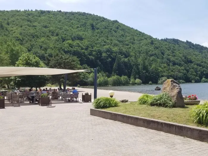 Camping - Murol - Auvergne - Domaine du Lac Chambon