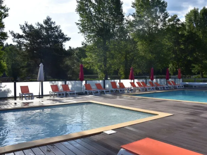 Camping - Murol - Auvergne - Domaine du Lac Chambon