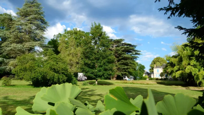 Camping - Saint-Félix - Auvergne - Domaine La Belle St-Fli