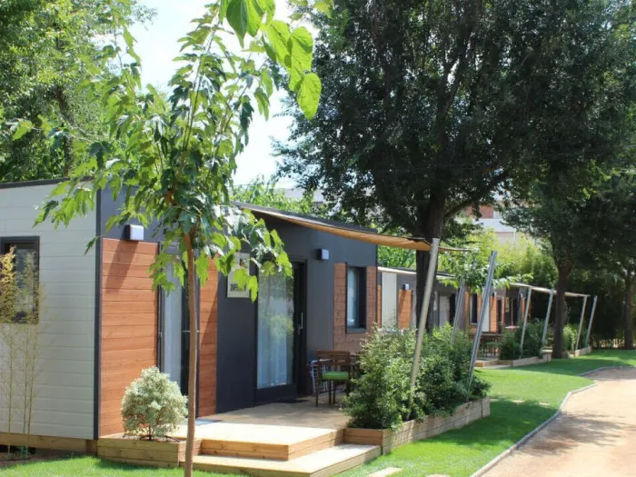 Camping - Canet de Mar - Costa Brava - Globo Rojo