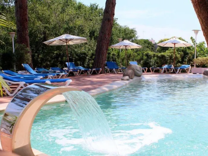 Camping - Canet de Mar - Costa Brava - Globo Rojo