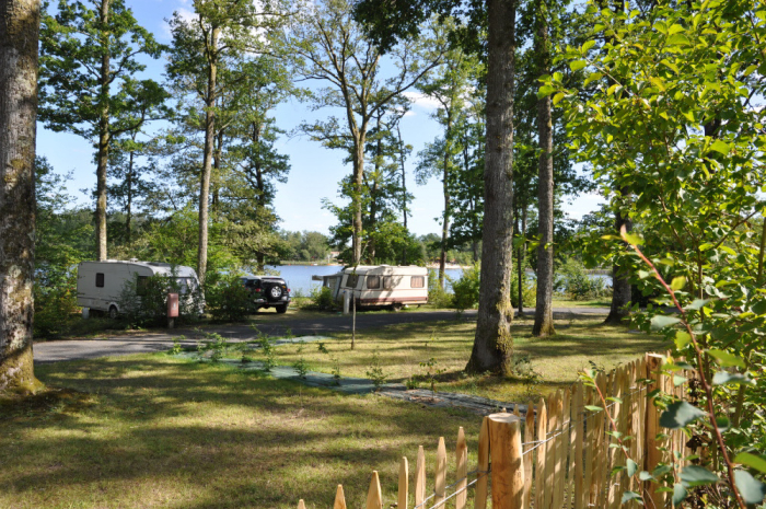 Camping Grand Etang de Saint-Estèphe - Busserolles