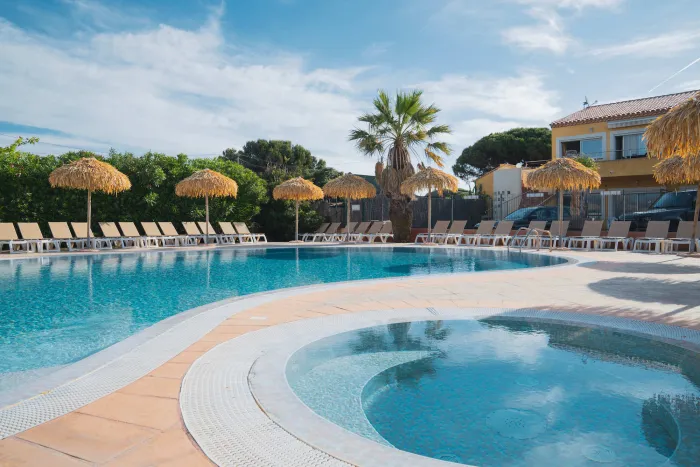 Camping - Hyères - Provence-Alpes-Côte d'Azur - International et Spa