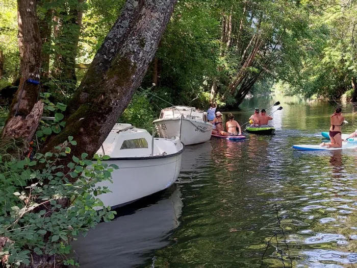 Camping - Les Églisottes-et-Chalaures - Aquitaine - L'Eau Vive
