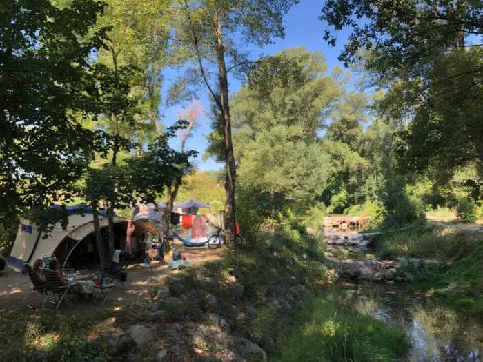 Camping - Dauphin - Provence-Alpes-Côte d'Azur - L'eau Vive