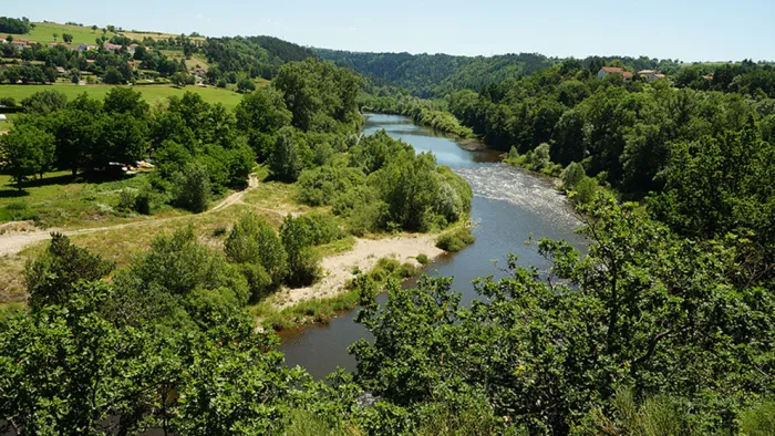 Camping - Bas-en-Basset - Auvergne - La Camargue