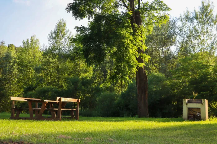 Camping - Bas-en-Basset - Auvergne - La Camargue