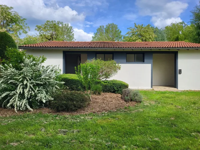 Camping - Bas-en-Basset - Auvergne - La Camargue