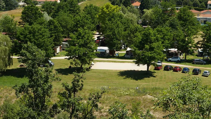 Camping - Bas-en-Basset - Auvergne - La Camargue