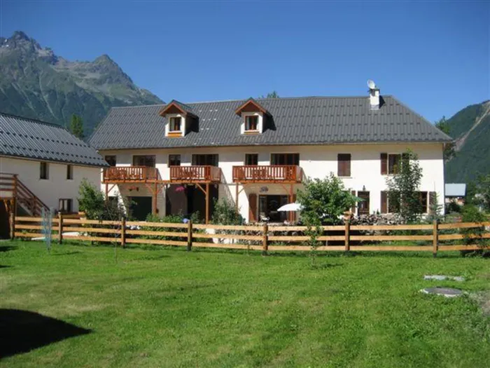 Camping - Le Bourg-d'Oisans - Rhône-Alpes - La Ferme de Noemie