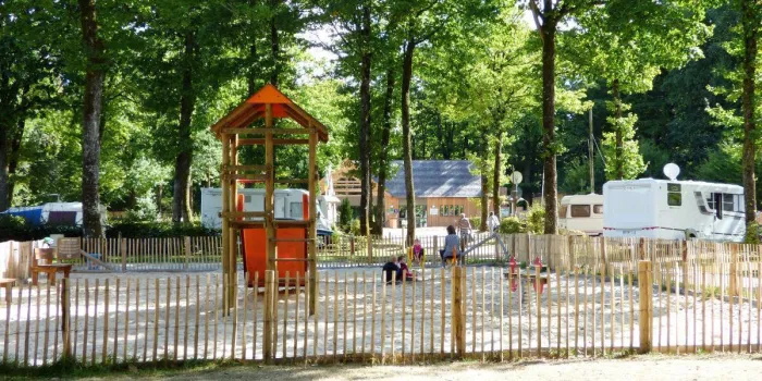 Camping - Sillé-le-Guillaume - Pays de Loire - La Forêt