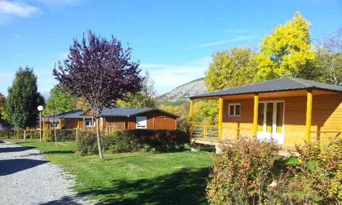 Camping - La Bréole - Provence-Alpes-Côte d'Azur - La Pierre de l'Aigle