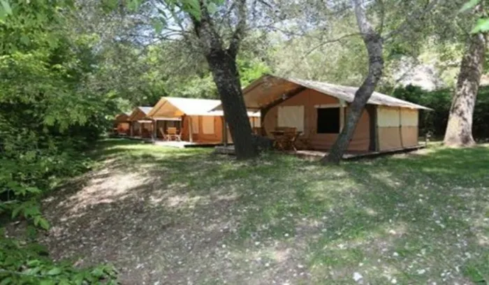 Camping - Saint-André-de-Roquepertuis - Languedoc-Roussillon - La Plage