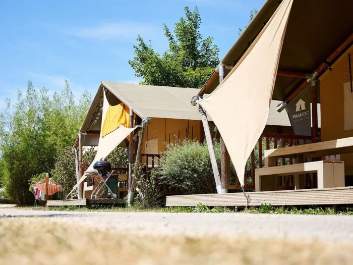 Camping - Ornans - Franche-Comté - la Roche d'Ully
