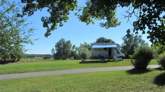 La Route Bleue, camping au bord d&rsquo;un lac 3★