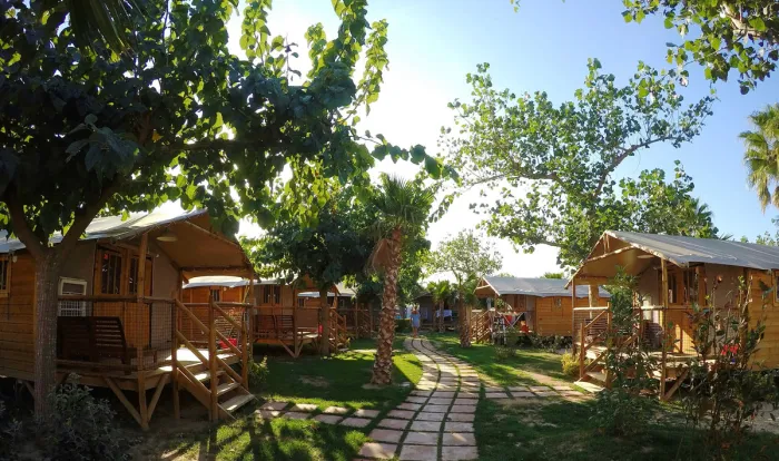 Camping - Sant Pere Pescador - Costa Brava - Las Palmeras