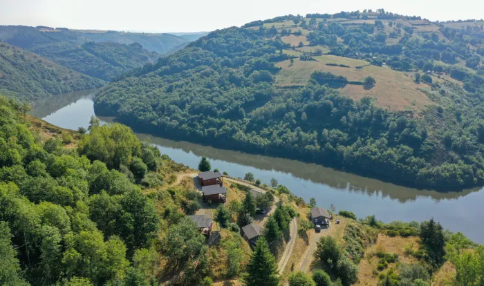 Camping - Neuvéglise - Auvergne - Le Belvédère