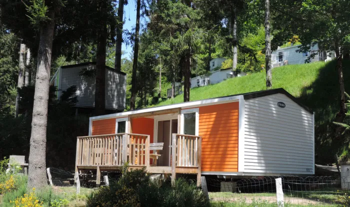 Camping - Neuvéglise - Auvergne - Le Belvédère