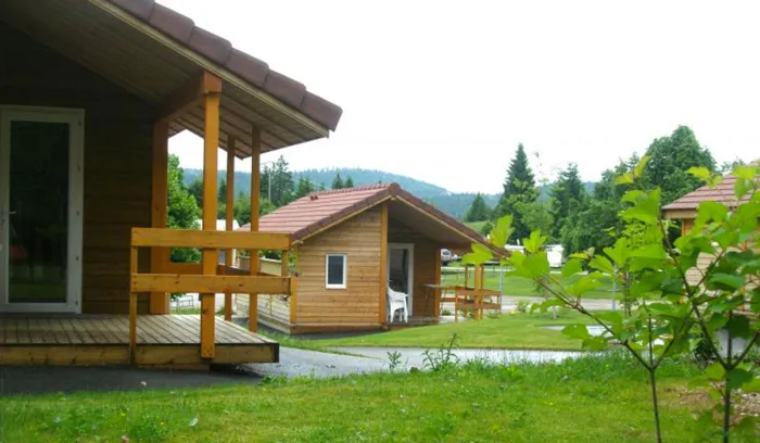 Camping - Saint-Laurent-En-Grandvaux - Franche-Comté - Le Champ de Mars