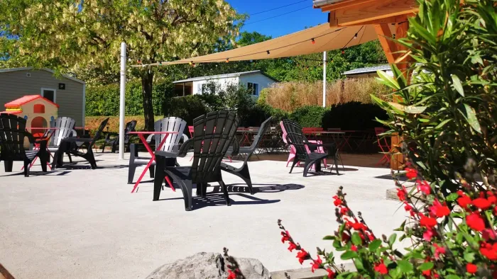 Camping - Chauzon - Rhône-Alpes - Le Coin Charmant
