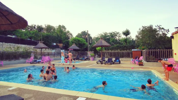 Camping - Chauzon - Rhône-Alpes - Le Coin Charmant