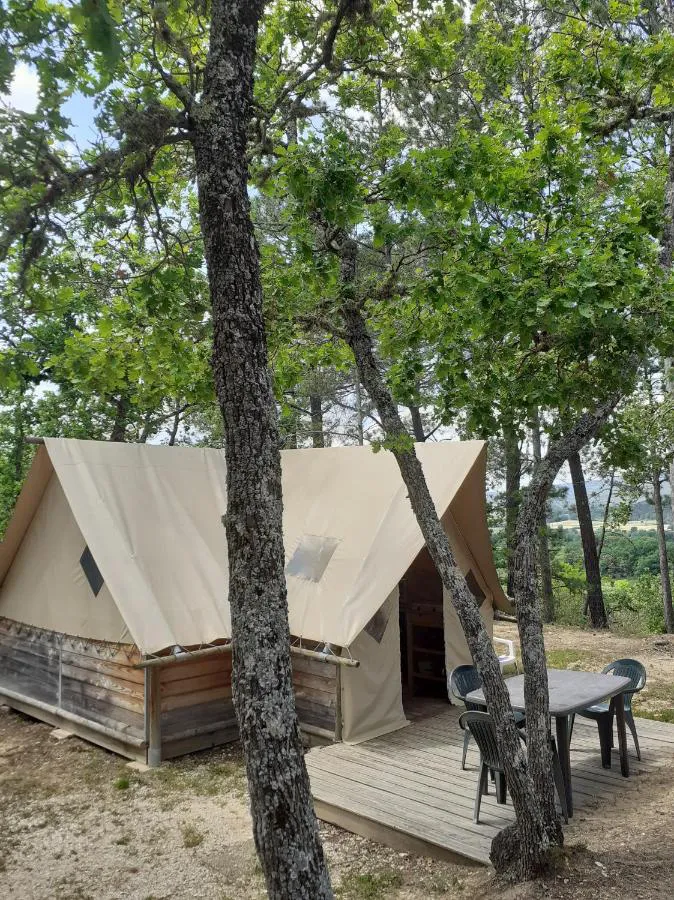 Camping - Rustrel - Provence-Alpes-Côte d'Azur - Le Colorado