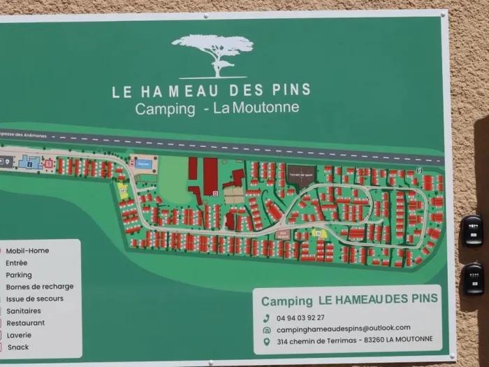 Camping - La Crau - Provence-Alpes-Côte d'Azur - Le Hameau des Pins - La moutonne