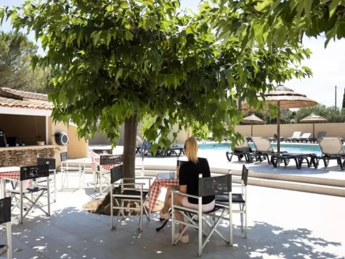 Camping - La Crau - Provence-Alpes-Côte d'Azur - Le Hameau des Pins - La moutonne