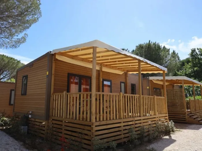 Camping - La Crau - Provence-Alpes-Côte d'Azur - Le Hameau des Pins - La moutonne