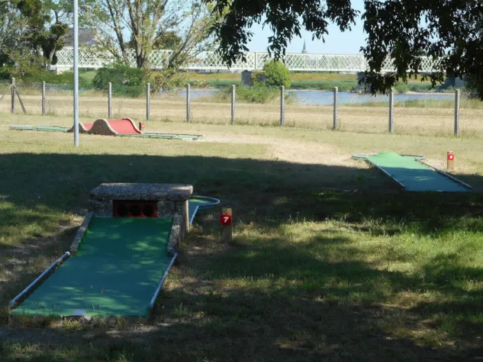 Camping - Saint-Père-sur-Loire - Grand Centre - Le Jardin de Sully