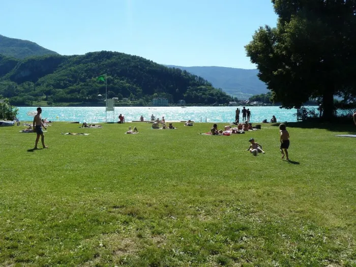 Camping - Talloires - Rhône-Alpes - Le Lanfonnet