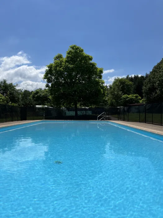 Camping - Lamure-sur-Azergues - Rhône-Alpes - Le Lyzeron