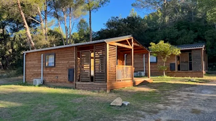Camping - Istres - Provence-Alpes-Côte d'Azur - Le Vallon Des Cigales