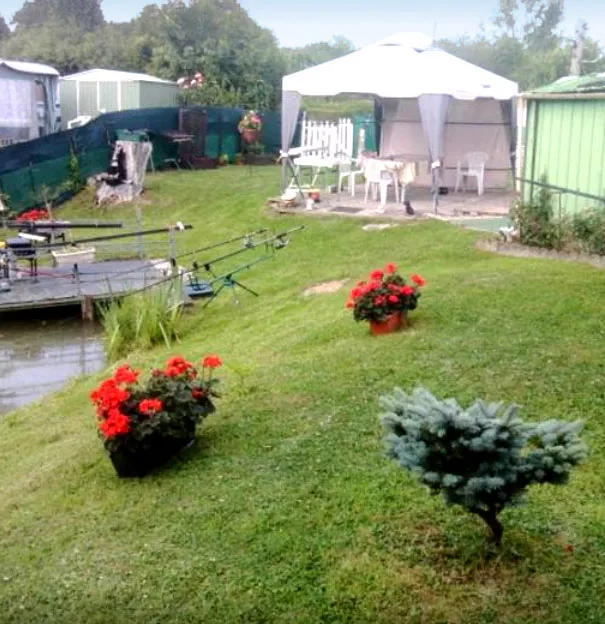 Camping - RIBEMONT SUR ANCRE - Picardie - Les 4 Derniers