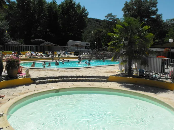 Camping - Tournon sur Rhône - Rhône-Alpes - Les Acacias