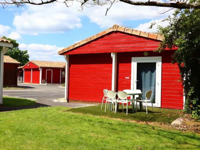Camping - Vouneuil-sur-Vienne - Poitou-Charentes - Les Chalets De Moulieres