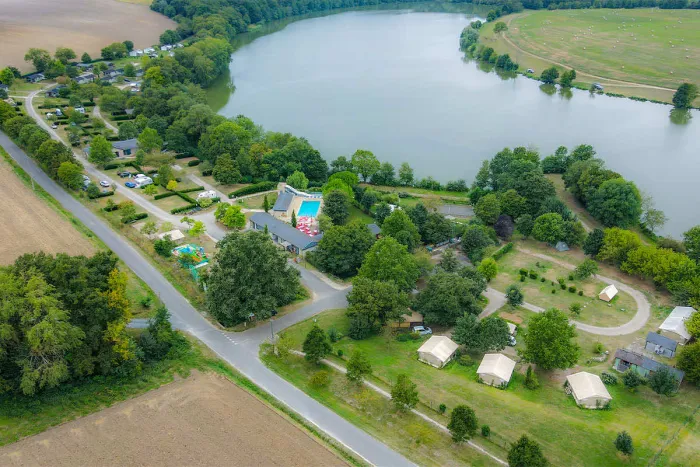 Camping - Chemillé-sur-Indrois - Grand Centre - Les Coteaux du Lac
