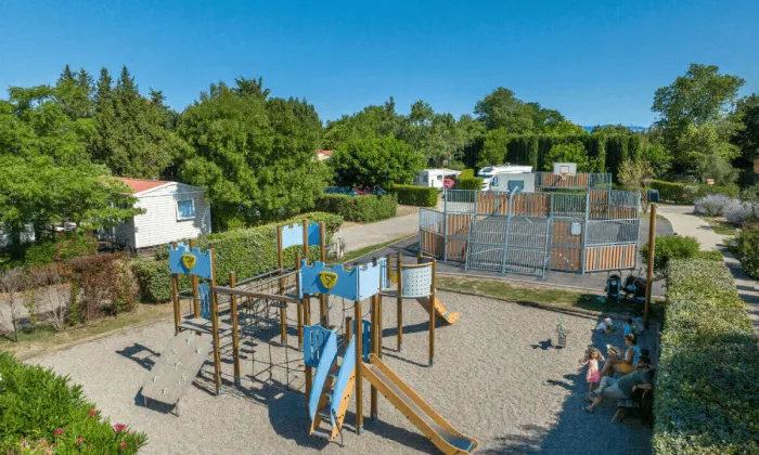 Camping - Pernes-les-Fontaines - Provence-Alpes-Côte d'Azur - Les Fontaines