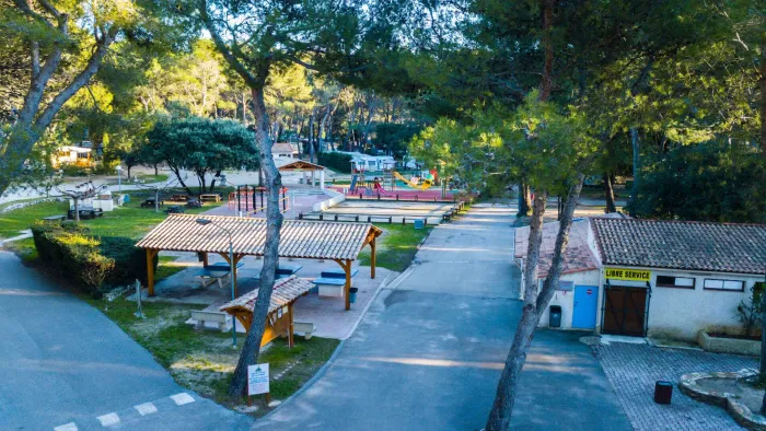 Camping - Le Castellet - Provence-Alpes-Côte d'Azur - Les Grands Pins