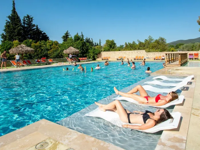 Camping - Lourmarin - Provence-Alpes-Côte d'Azur - Les Hautes Prairies