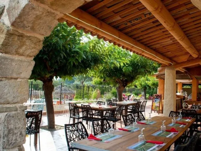 Camping - Lourmarin - Provence-Alpes-Côte d'Azur - Les Hautes Prairies