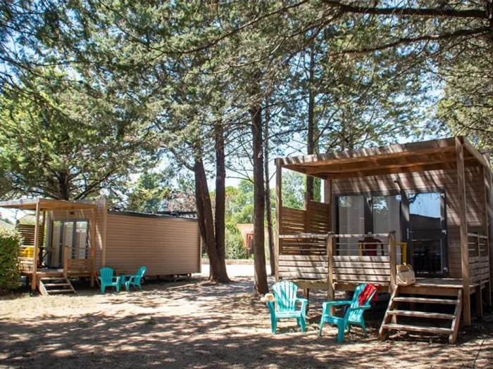 Camping - Lourmarin - Provence-Alpes-Côte d'Azur - Les Hautes Prairies