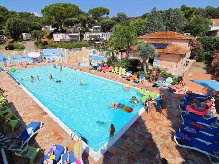 Camping - Saint-Aygulf - Provence-Alpes-Côte d'Azur - Les Lauriers Roses
