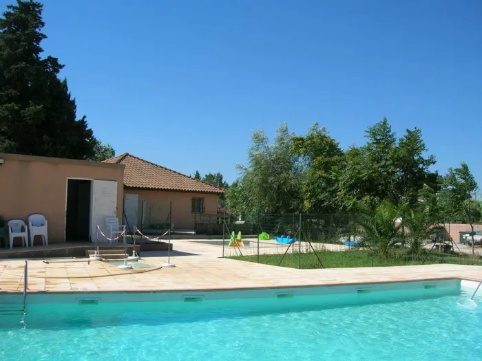 Camping - Graveson - Provence-Alpes-Côte d'Azur - Les Micocouliers