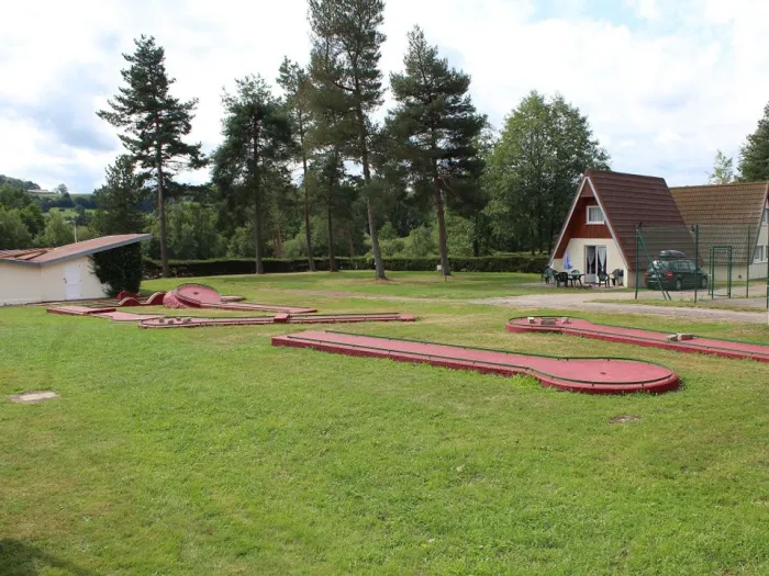 Camping - La Chapelle devant Bruyères - Lorraine - Les Pinasses